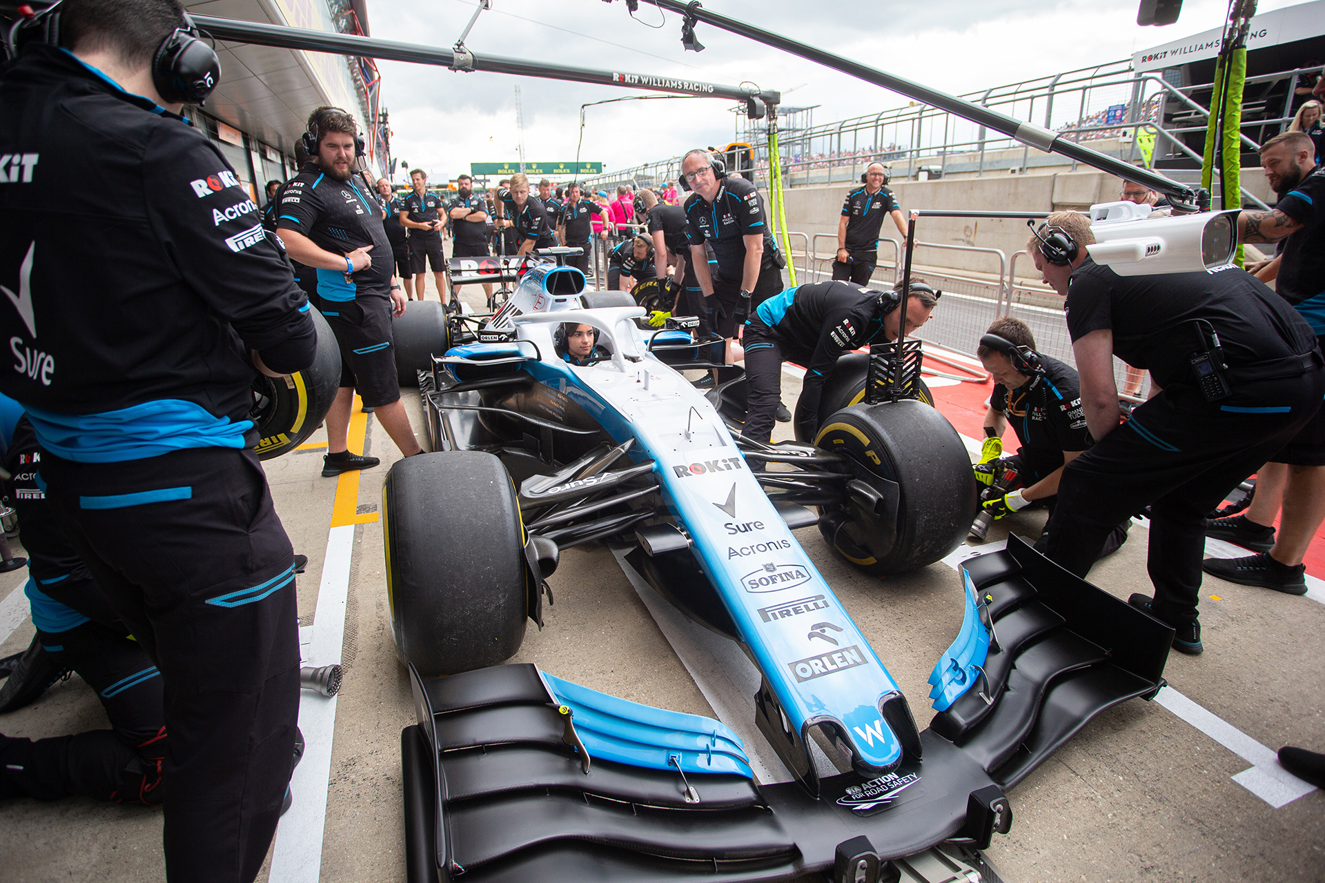 Jamie Chadwick sitting in the Williams FW42 in 2019